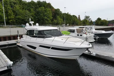 Regal 38 Grande Coupe