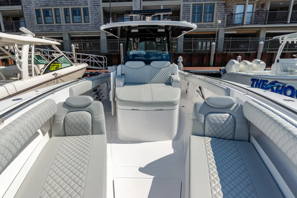 2024 HCB 39 Speciale Center Console for sale - YachtWorld