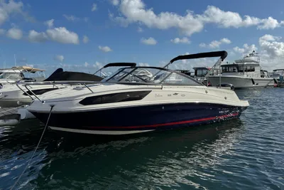 Bayliner VR5 Cuddy