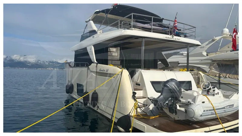  Yacht Photos Pics ABSOLUTE NAVETTA 58