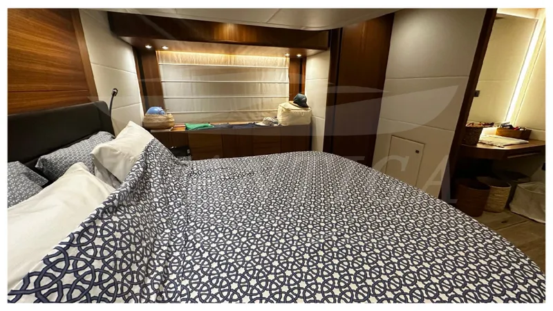  Yacht Photos Pics ABSOLUTE NAVETTA 58