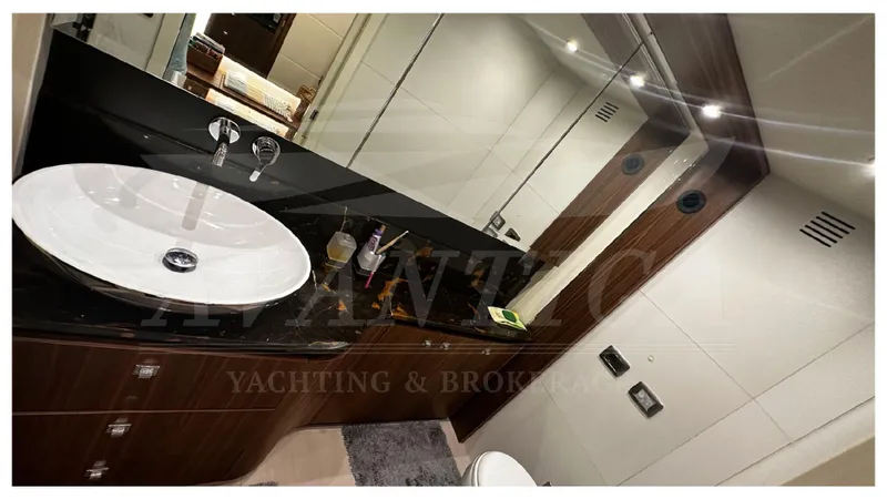  Yacht Photos Pics ABSOLUTE NAVETTA 58