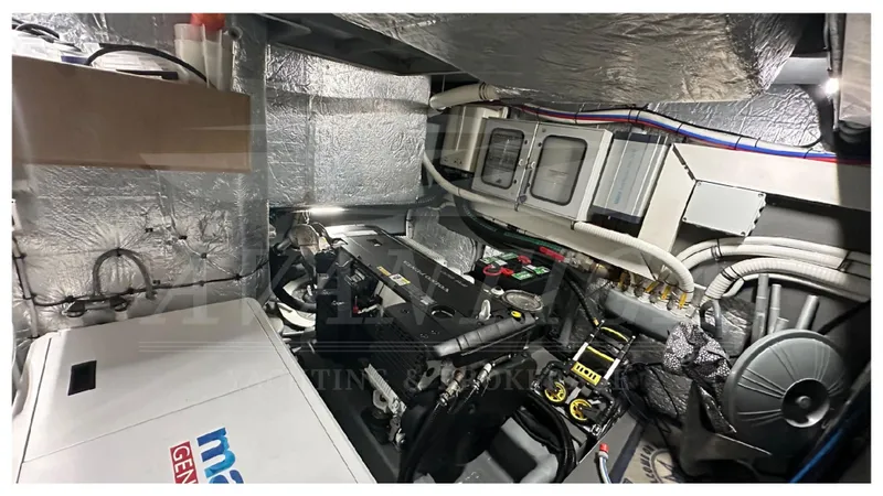  Yacht Photos Pics ABSOLUTE NAVETTA 58