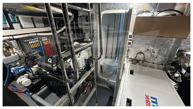  Yacht Photos Pics ABSOLUTE NAVETTA 58