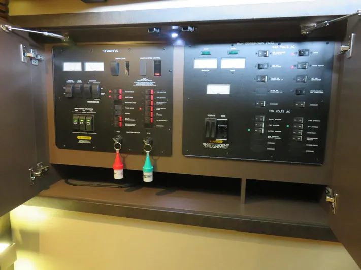 Sea-f-o Yacht Photos Pics Electrical control panel inside 2015 Sea Ray 470 Sundancer yacht.