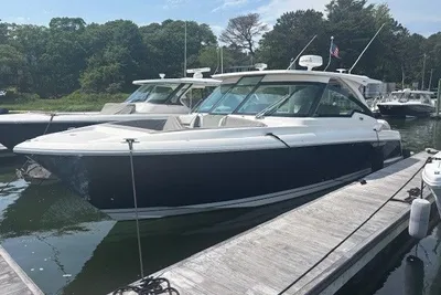 Tiara Yachts 38 LX