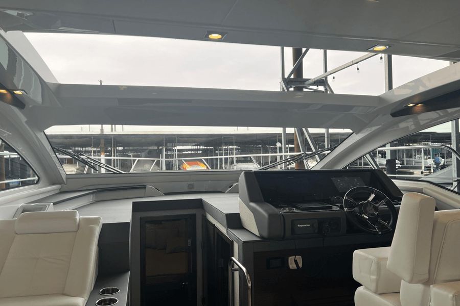 2019 Cruisers Yachts 42 Cantius