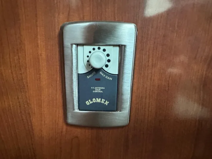Ballerina Yacht Photos Pics Glomex TV antenna control on 2004 Sea Ray 390 Motor Yacht interior panel.