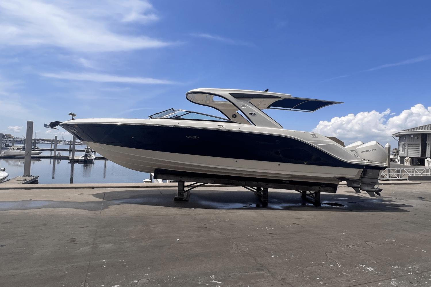 2020 Sea Ray SLX 310 OB Runabout for sale - YachtWorld