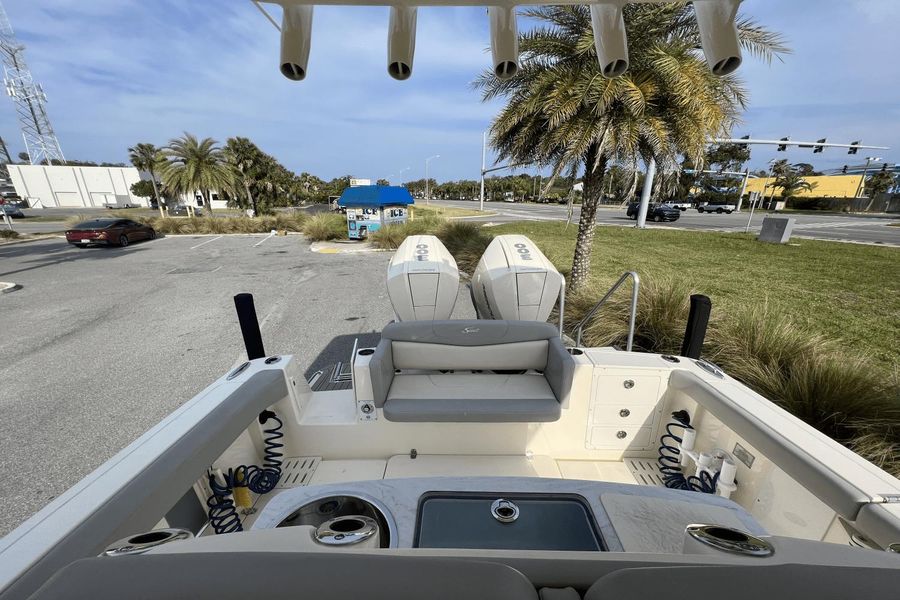 2021 Scout 305 LXF