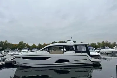 Sealine C430