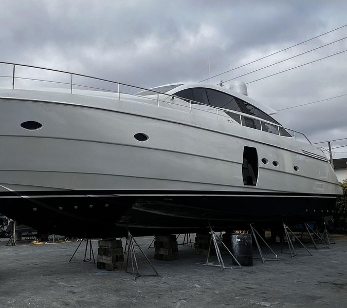 2012 Pershing 64 X