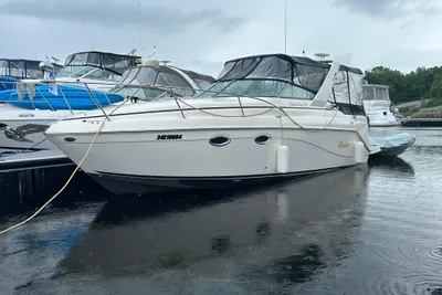 Rinker Fiesta Vee 270