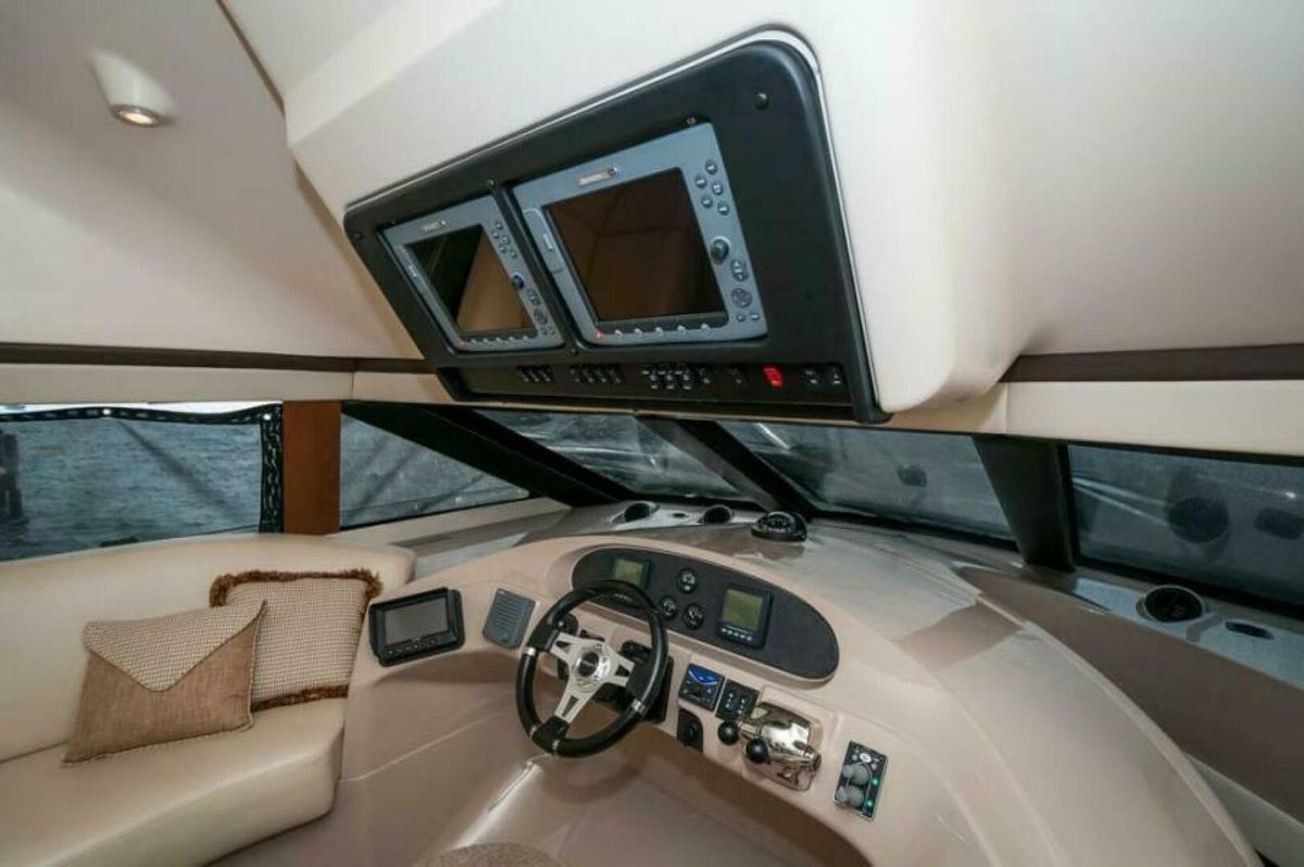 2008 Carver 52 