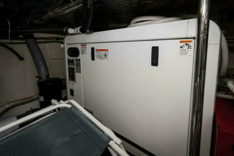 Chips Ahoy Yacht Photos Pics 2008 52 Carver Voyager - Chips Ahoy - Engine Room - Generator