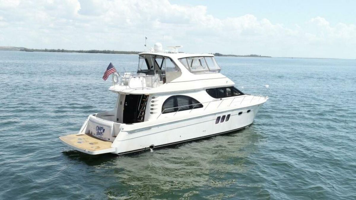 2008 Carver 52 