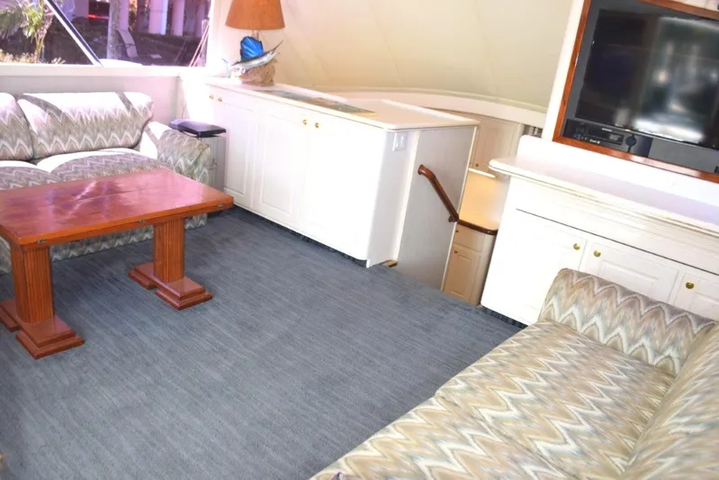 Low Bidder X Yacht Photos Pics Salon forward