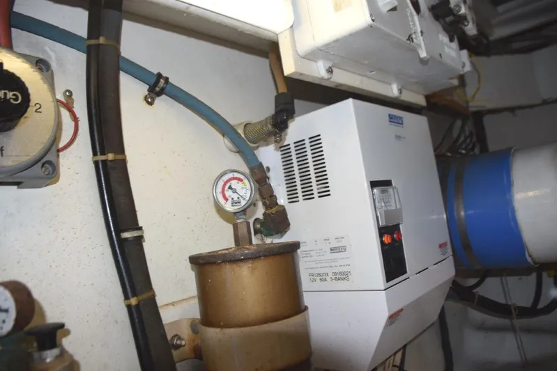 Low Bidder X Yacht Photos Pics Aft engine room