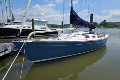 Alerion Express 28