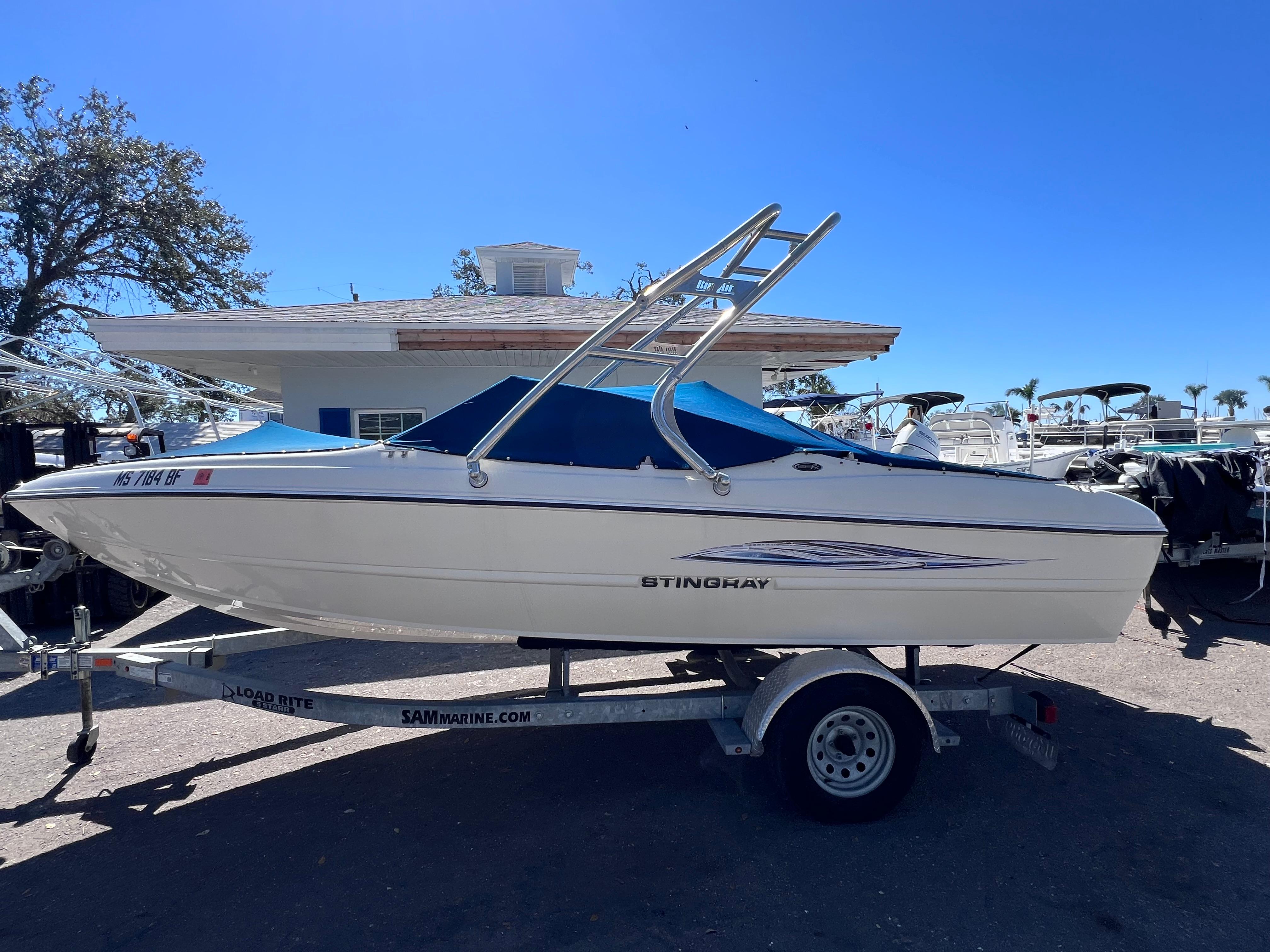 2012 Stingray 195 RX w Trailer - WAKEBOARD TOWER - FRESH 2012 Stingray 195 RX w Trailer - WAKEBOARD TOWER - FRESH