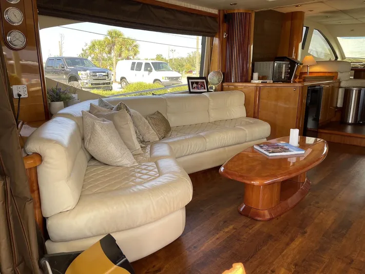 Laurel Yacht Photos Pics 2005 Sunseeker 75 Flybridge- LAUREL- Salon