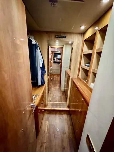 Laurel Yacht Photos Pics 2005 Sunseeker 75 Flybridge- LAUREL- Master Stateroom Closet