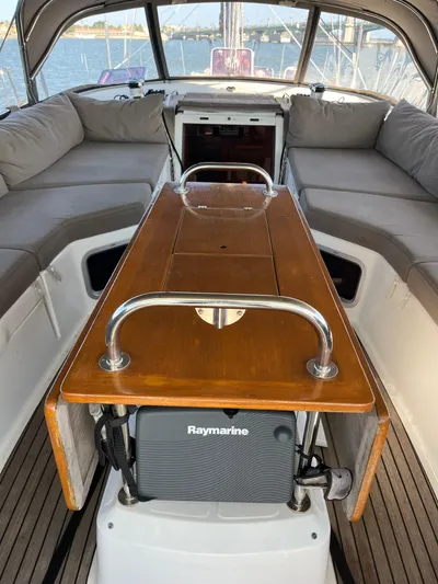 Fit Lady Yacht Photos Pics 