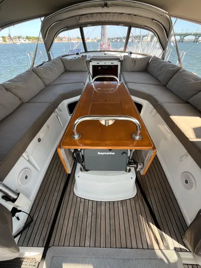 Fit Lady Yacht Photos Pics 