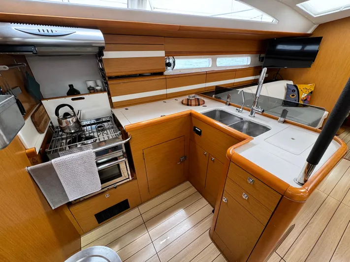 Fit Lady Yacht Photos Pics 