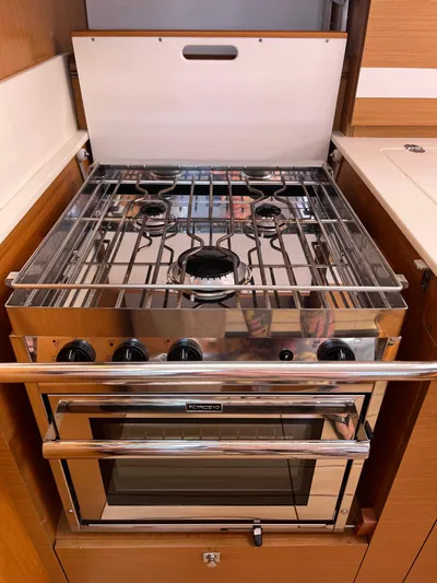 Fit Lady Yacht Photos Pics 