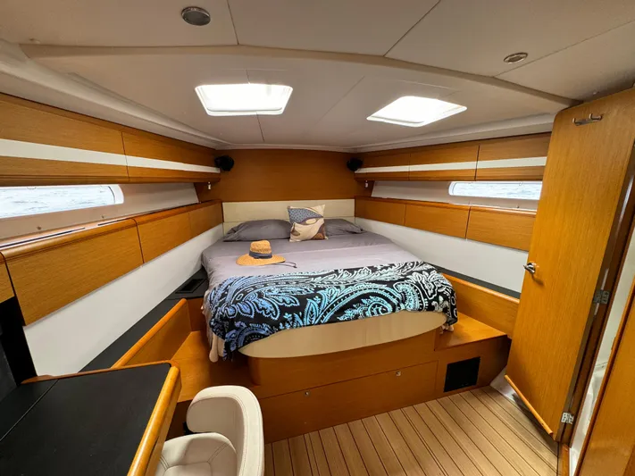 Fit Lady Yacht Photos Pics 