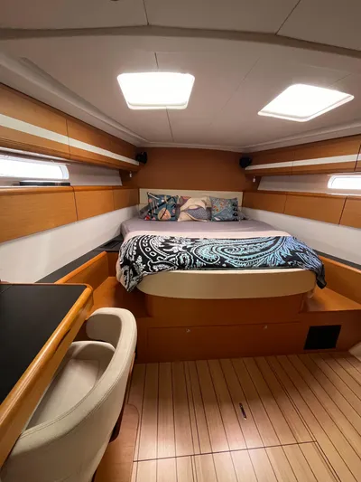 Fit Lady Yacht Photos Pics 