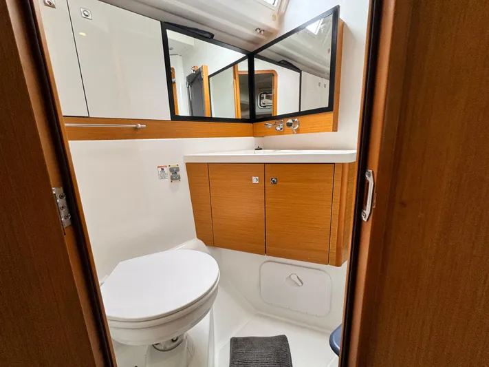 Fit Lady Yacht Photos Pics 