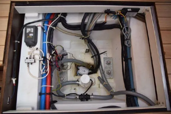 Fit Lady Yacht Photos Pics 