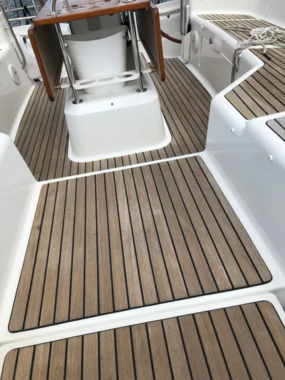 Fit Lady Yacht Photos Pics 