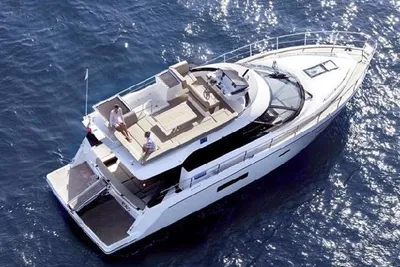 2012 Sealine F42