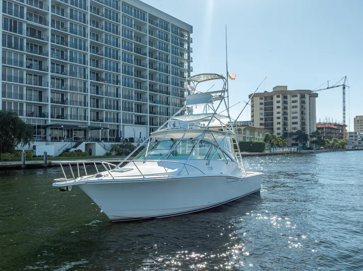 Hoo's Time Yacht Photos Pics 