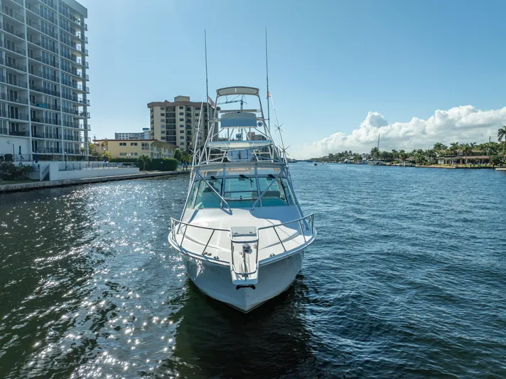 Hoo's Time Yacht Photos Pics 