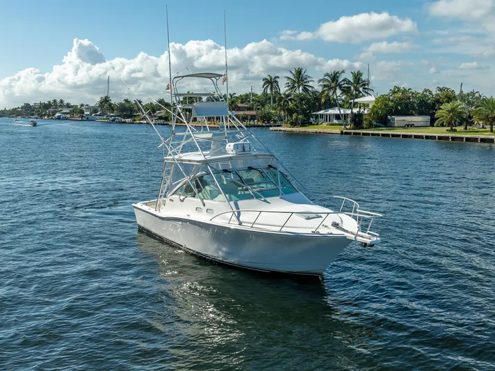 Hoo's Time Yacht Photos Pics 