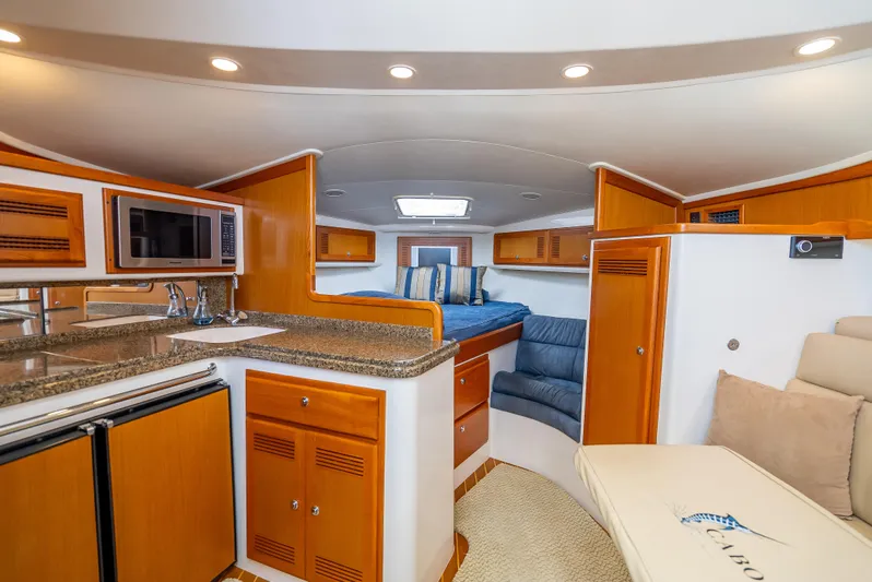 Hoo's Time Yacht Photos Pics 