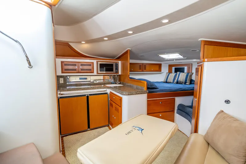 Hoo's Time Yacht Photos Pics 