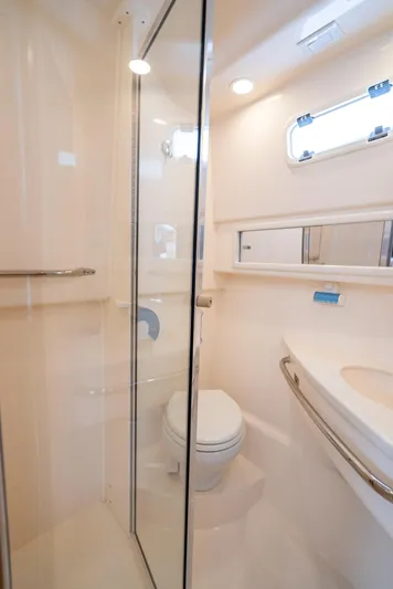 Hoo's Time Yacht Photos Pics 