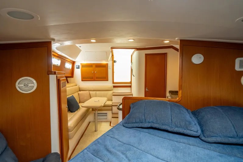 Hoo's Time Yacht Photos Pics 