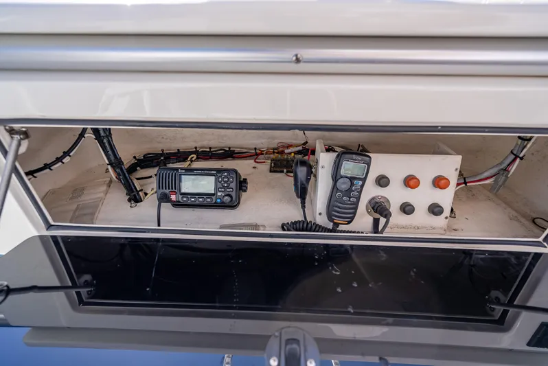 Hoo's Time Yacht Photos Pics 