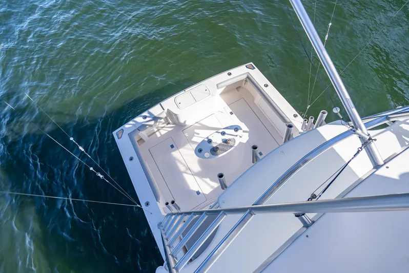 Hoo's Time Yacht Photos Pics 