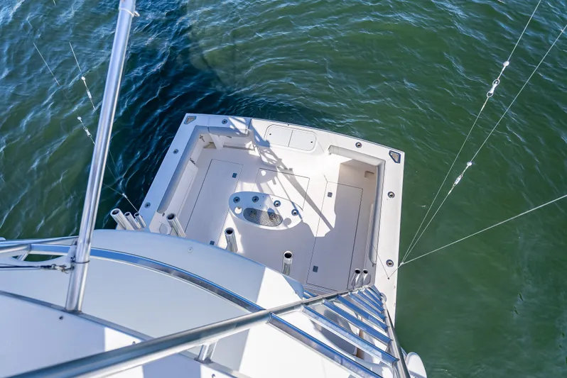 Hoo's Time Yacht Photos Pics 