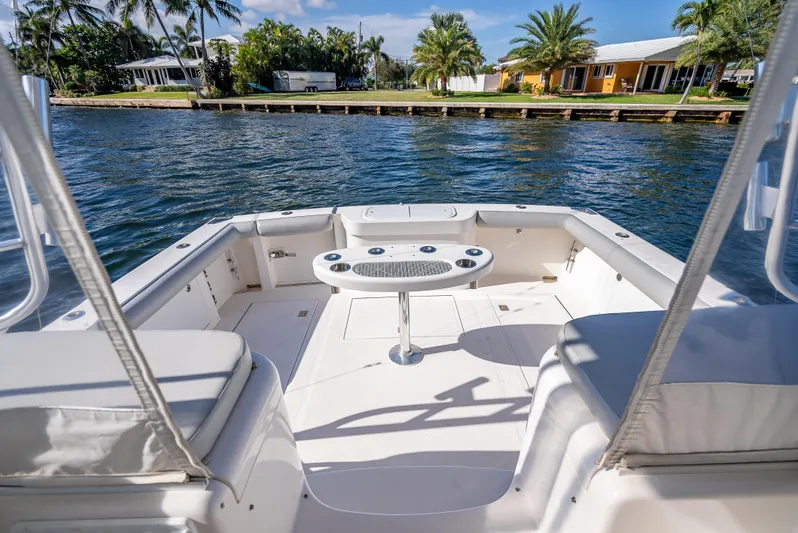 Hoo's Time Yacht Photos Pics 