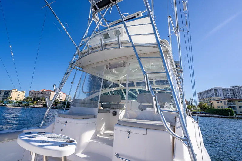 Hoo's Time Yacht Photos Pics 