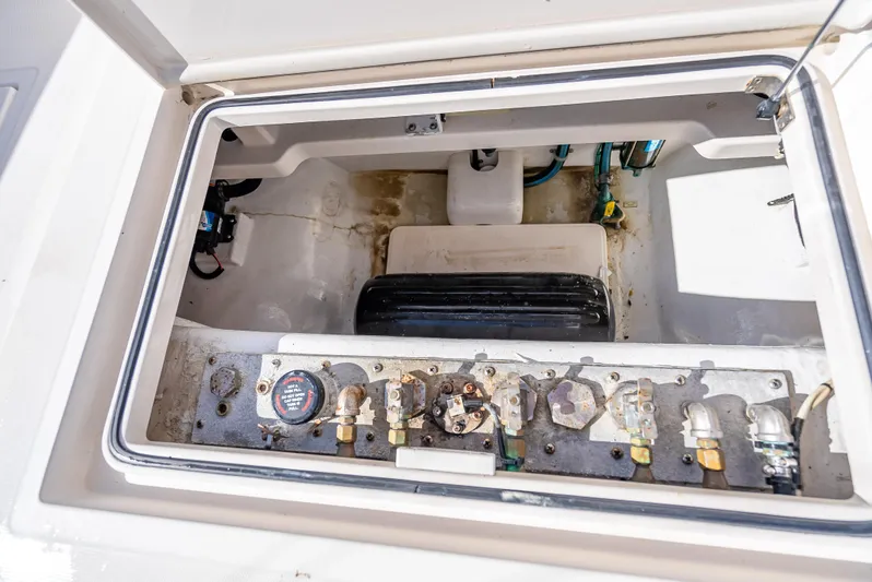 Hoo's Time Yacht Photos Pics 