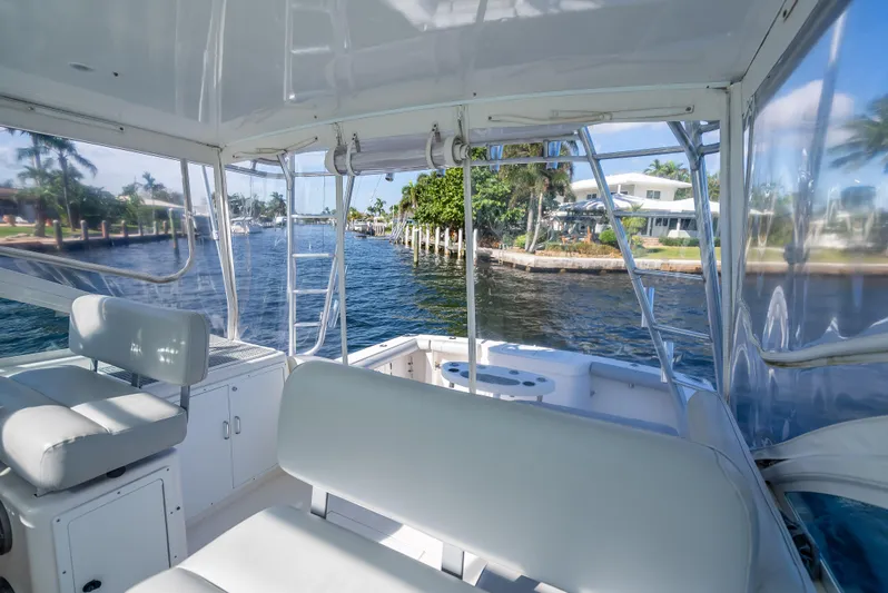 Hoo's Time Yacht Photos Pics 